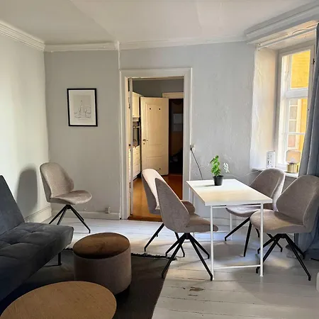 3br In Aa Location In Center Copenhague